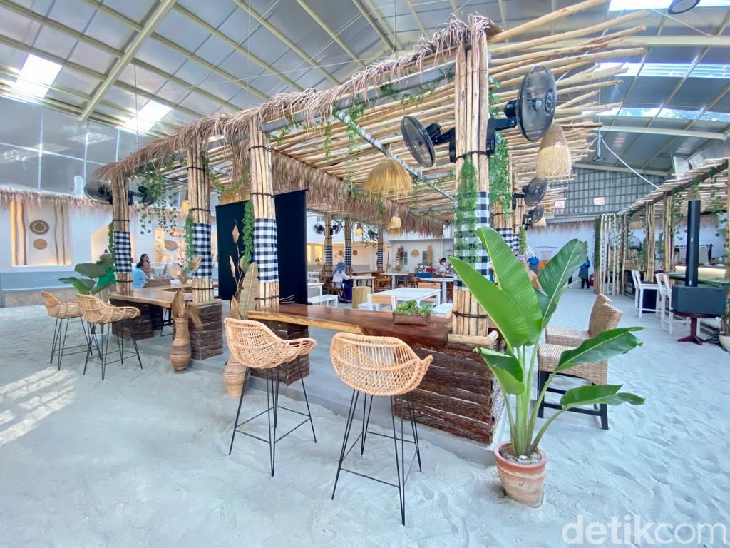 Sand & Salt: Kafe Nuansa Pantai Ini Punya Nasi Campur Bali Sedap