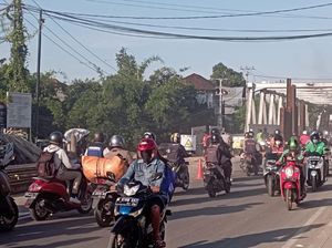 Berdebu dan Macet, Warga Keluhkan Proyek Jembatan Gatsu Denpasar