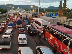 Pelabuhan Gilimanuk Ditutup 5 Jam, Penumpang Terjebak Antrean