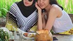 Momen Seru Terry Putri Saat Ngopi hingga Makan Durian