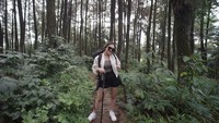 Tidak hanya main air, Veni Nur juga doyan hiking. (Foto: dok. Veni Nur)