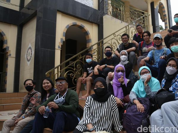 Mengunjungi Masjid & Makam Dai Sejuta Umat di Kebayoran