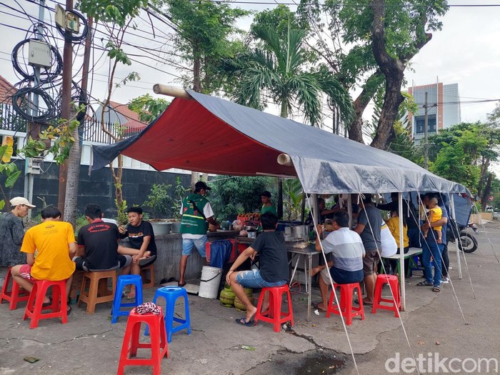 angkringan cak mis sajikan menu unik