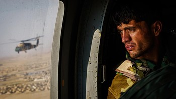 Juara perta,a diraih Marcus Yam dari AS. Menampilkan Angkatan Udara Afganistan. Foto: All About Photo Awards