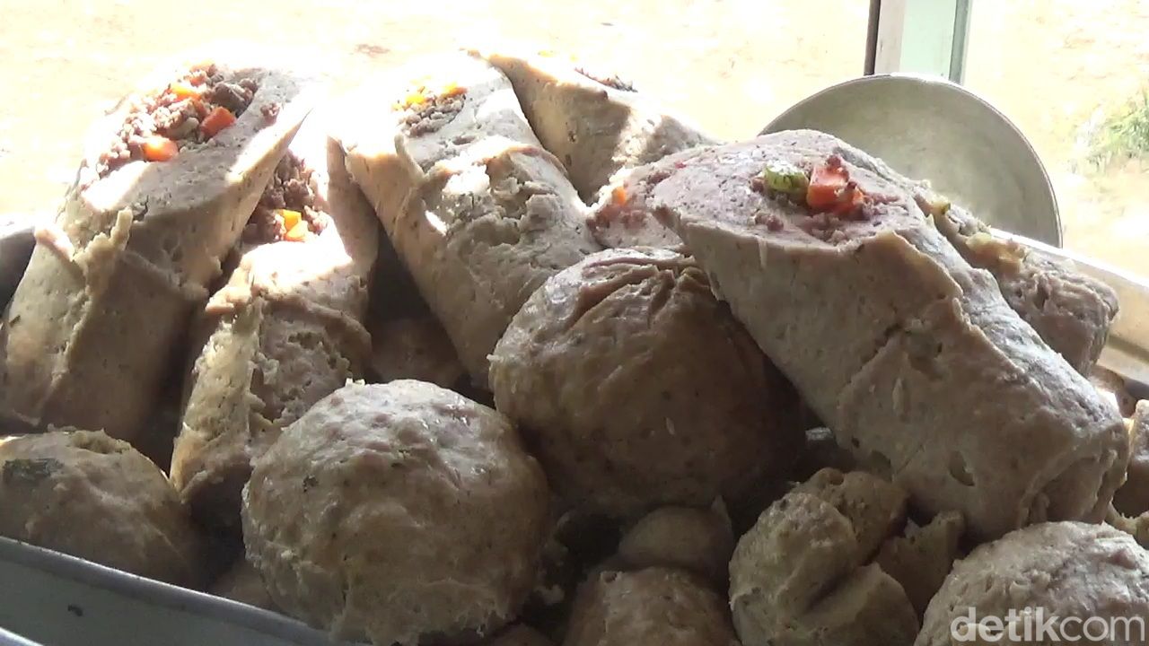 Bakso unik berbentuk Bambu Runcing di Subang.