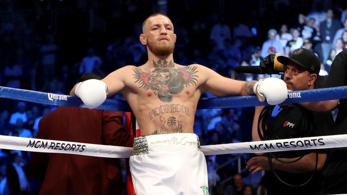 LAS VEGAS, NV - AUGUST 26:  Conor McGregor stands in his corner during his super welterweight boxing match against Floyd Mayweather Jr. on August 26, 2017 at T-Mobile Arena in Las Vegas, Nevada.  (Photo by Christian Petersen/Getty Images)
