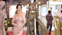 Ini dia salah satu pose Elvira Devinamira. Foto: dok. Pribadi Elvira Devinamira by Glenn Franklin