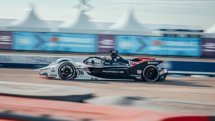 Andre Lotterer, pebalap tim Formula E Tag Heuer Porsche di Formula E