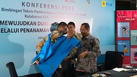Direktur Utama (Dirut) PLN Darmawan memakai rompi antikorupsi itu. (Foto: Azhar Bagas Ramadhan/detikcom).