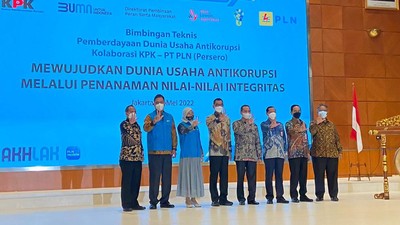 Foto-foto Rompi Biru Penangkal Korupsi ala KPK