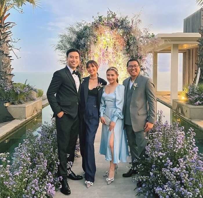Galeri Foto Iman Usman 10 Momen Sahabat Prilly Latuconsina, Iman Usman Saat Ngopi di Amerika