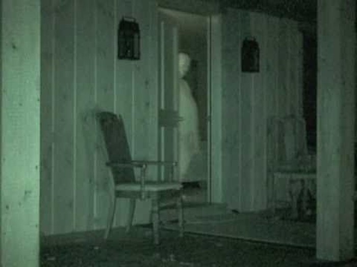 Merinding! Penampakan Hantu Bayangan Hitam hingga Wajah Seram di Dapur