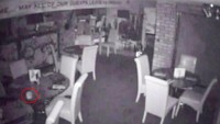 Dapur restoran dan ruang makan, jadi salah satu tempat favorit bagi para penunggu restoran di restoran yang berdiri di bangunan tua ini. Foto: Pool/Site News