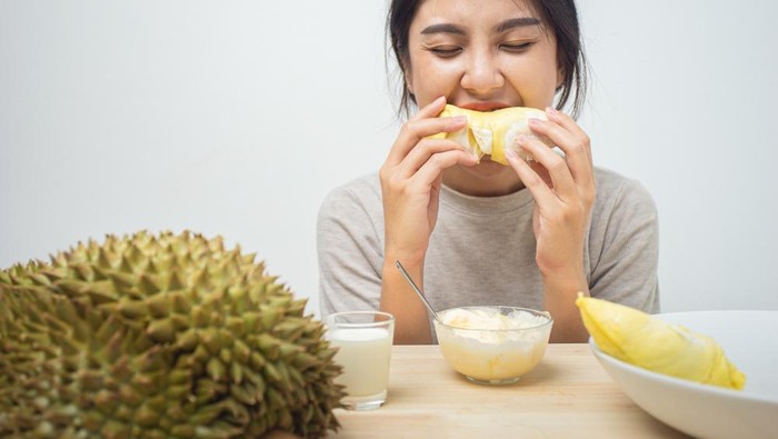 Mabuk Durian? Ketahui 4 Cara Mengatasinya!