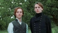 Setelah Twilight, Jamie Campbell Bower main juga di Harry Potter. Penampilan pertamanya adalah di 2 film terakhir memerankan Grindelwald muda. (Foto: dok. Warner Bros.)