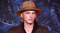 Dalam sebuah wawancara Jamie Campbell Bower mengakui setelah mengenakan kostum prostetik Vecna, semua perasaan jahat dan hasil risetnya menyatu sehingga dapat menampilkan sosok mengerikan ini dengan maksimal. (Foto: WireImage/Arturo Holmes) 