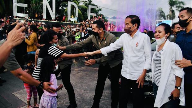 Jokowi dan Iriana serta rombongan tiba di NTT