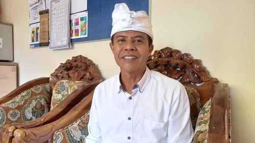 Kepala SMA Negeri Bali Mandara, Nyoman Darta