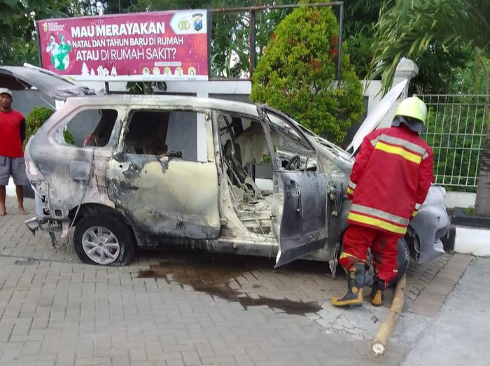 Kondisi mobil terbakar di Bojonegoro