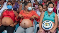 Sejumlah ibu hamil mengikuti kontes La Madre Panza (Perut Ibu) untuk merayakan Hari Ibu di Managua, Nikaragua, Senin, (30/5/2022).
