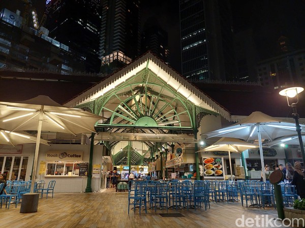 Sangat mudah menemukan tempat ini karena berada di Downtown Core, Area Pusat Singapura tepatnya di 18 Raffles Quay, Singapore 048582. Kamu bisa datang ke sini via MRT (jalan kaki 10 menit) atau langsung dengan taksi. Sangat mudah menemukan tempat ini karena berada di Downtown Core, Area Pusat Singapura tepatnya di 18 Raffles Quay, Singapore 048582. Kamu bisa datang ke sini via MRT (jalan kaki 10 menit) atau langsung dengan taksi.