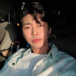 Unik! Lim Young Woong Buka Booth Penitipan Roti di Konser Daejeon