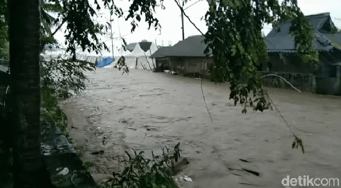 Luapan sungai Cipalabuan, Palabuhanratu