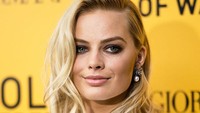 Namanya makin bersinar setelah sukses berperan di film The Wolf of Wall Street, bersama Leonardo DiCaprio. Foto: FilmMagic/Gilbert Carrasquillo