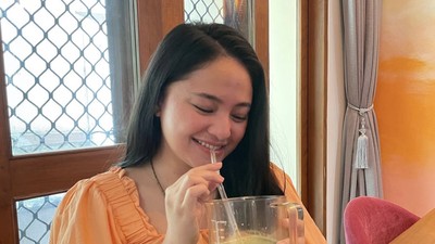 Marshanda Hidup Sehat, Minum Jus Hijau dan Bikin Susu Almond Sendiri