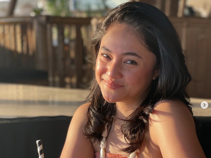 Marshanda Hidup Sehat, Minum Jus Hijau dan Bikin Susu Almond Sendiri