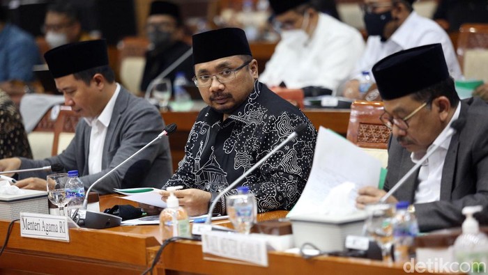 Momen Komisi VIII DPR 'Acc' Tambahan Anggaran Haji Rp 1,5 T Komisi VIII DPR menyetujui tambahan anggaran untuk kegiatan operasional haji senilai Rp 1,5 triliun yang diajukan Menteri Agama (Menag) Yaqut Cholil Qoumas.
