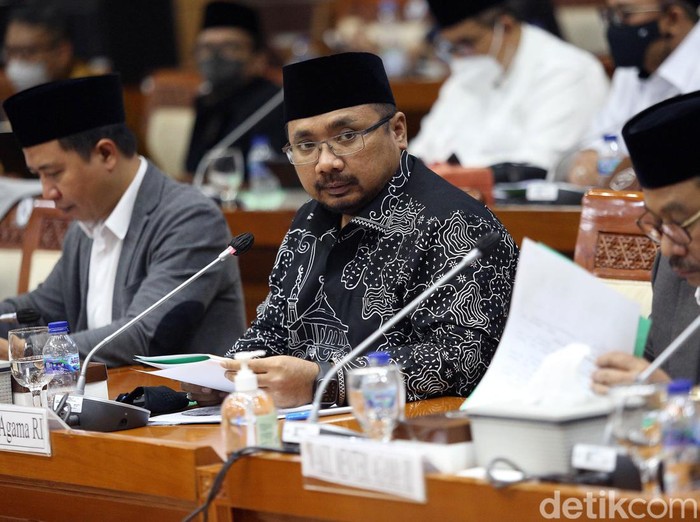 Komisi VIII DPR menyetujui tambahan anggaran untuk kegiatan operasional haji senilai Rp 1,5 triliun yang diajukan Menteri Agama (Menag) Yaqut Cholil Qoumas.