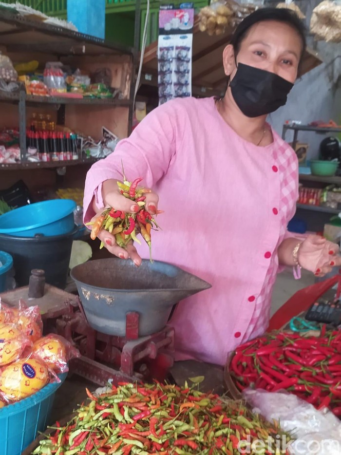 Penjual cabai di Lamongan