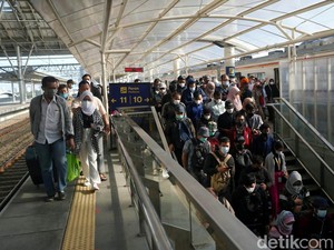 Berlaku Minggu Depan! Ini Solusi KAI untuk Cegah Penumpang Membeludak di Manggarai