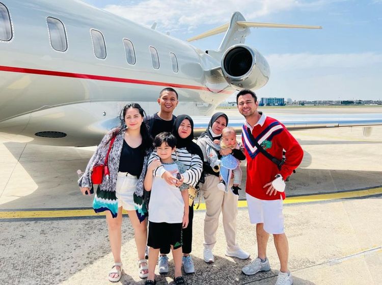 8 Foto Raffi-Nagita Liburan ke Eropa, Gaya Rini Pengasuh Rayyanza Disorot