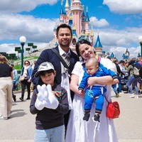 Raffi Ahmad dan Nagita Slavina bbeberapa waktu lalu terlihat bertolak ke Eropa untuk menghabiskan waktu berlibur. Tak hanya berdua, Raffi dan Nagita juga mengajak kedua putranya, Rafathar dan Rayyanza. Momen seru liburan keluarga Raffi Ahmad itu kemudian dibagikan ke akun Instagram milik Raffi-Nagita. Foto: Instagram