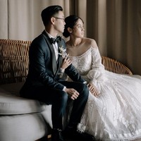 Maudy Ayunda dan Jesse Choi menggelar resepsi pernikahan dengan konsep intimate di Uluwatu, Bali. Ia mengajak serta beberapa sahabatnya untuk berbagi kebahagiaan. Foto: Instagram/@maudyayunda @iluminen