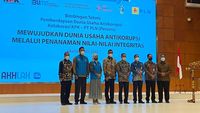 Foto-foto Rompi Biru Penangkal Korupsi Ala KPK