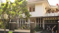 Ini adalah tampak depan dari rumah Ariel NOAH di Bandung. Foto: Instagram Ariel NOAH