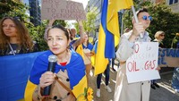 Para pendemo meminta Uni Eropa menghentikan pembelian migas dari Rusia.