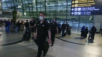 Sebanyak 18 pembalap dan 904 orang kru tiba di Jakarta pada Selasa (31/5/2022) sebelum mengikuti seri ke-9 balapan Formula E Jakarta.