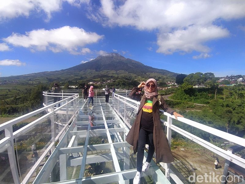 Sigandul View menyuguhkan pemandangan alam di antaranya deretan pengunungan, Temanggung, Senin (30/5/2022).