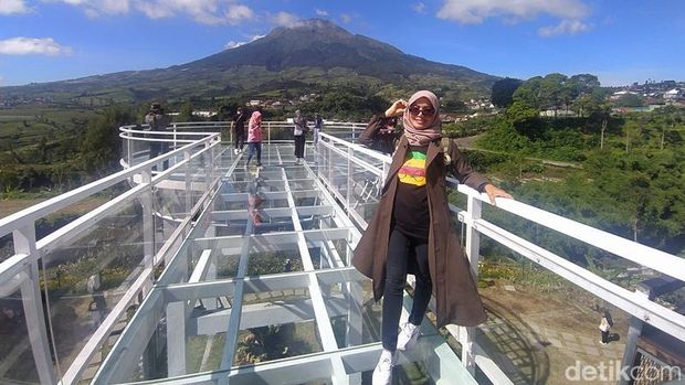 Sigandul View menyuguhkan pemandangan alam di antaranya deretan pengunungan, Temanggung, Senin (30/5/2022).