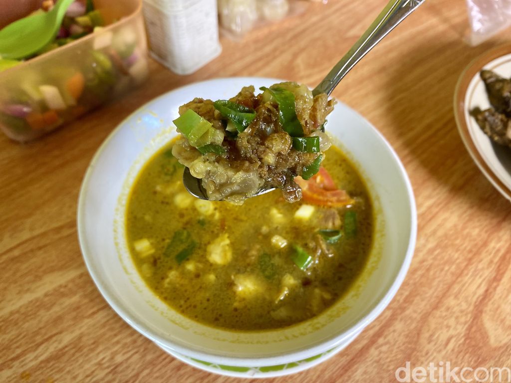 Di Karawang Ada Soto Tangkar Mang Nean yang Gurihnya Nagih