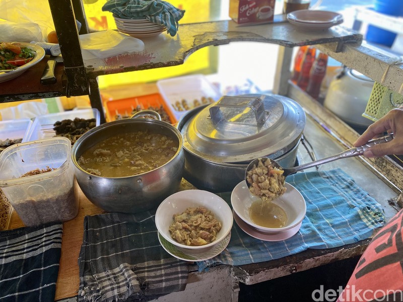 Di Karawang Ada Soto Tangkar Mang Nean yang Gurihnya Nagih