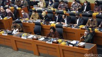 Menteri Keuangan Sri Mulyani Indrawati menargetkan pertumbuhan ekonomi Indonesia pada 2023 sebesar 5,3-5,9%. Angka ini mempertimbangkan potensi ekonomi domestik yang masih tinggi dan langkah-langkah antisipatif pemerintah serta potensi risiko ketidakpastian global yang tinggi.