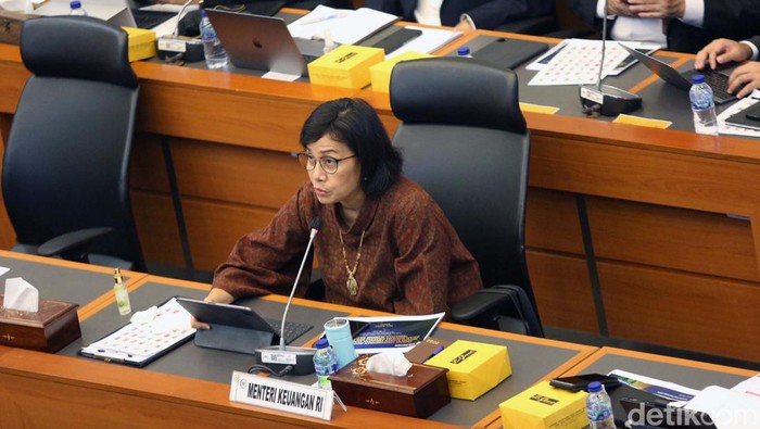 Sri Mulyani Paparkan RAPBN 2023 Hingga Target Ekonomi Menkue Sri Mulyani mengikuti rapat kerja dengan Badan Anggaran DPR RI, Selasa (31/5). Sri Mulyani jelaskan percepatan pembangunan infrastrukur dalam APBN 2023.