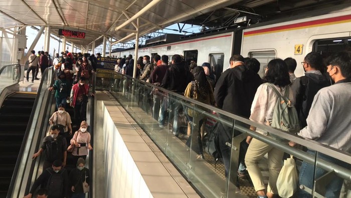 Suasana di Stasiun Manggarai (Dwi-detikcom)
