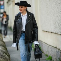 Jangan Asal Belanja, Ini Baju Basic yang Wajib Ada di Lemari Wanita