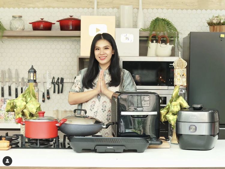 10 Potret Dapur Chef Devina Hermawan, Ada Pisau Rp 42 Juta